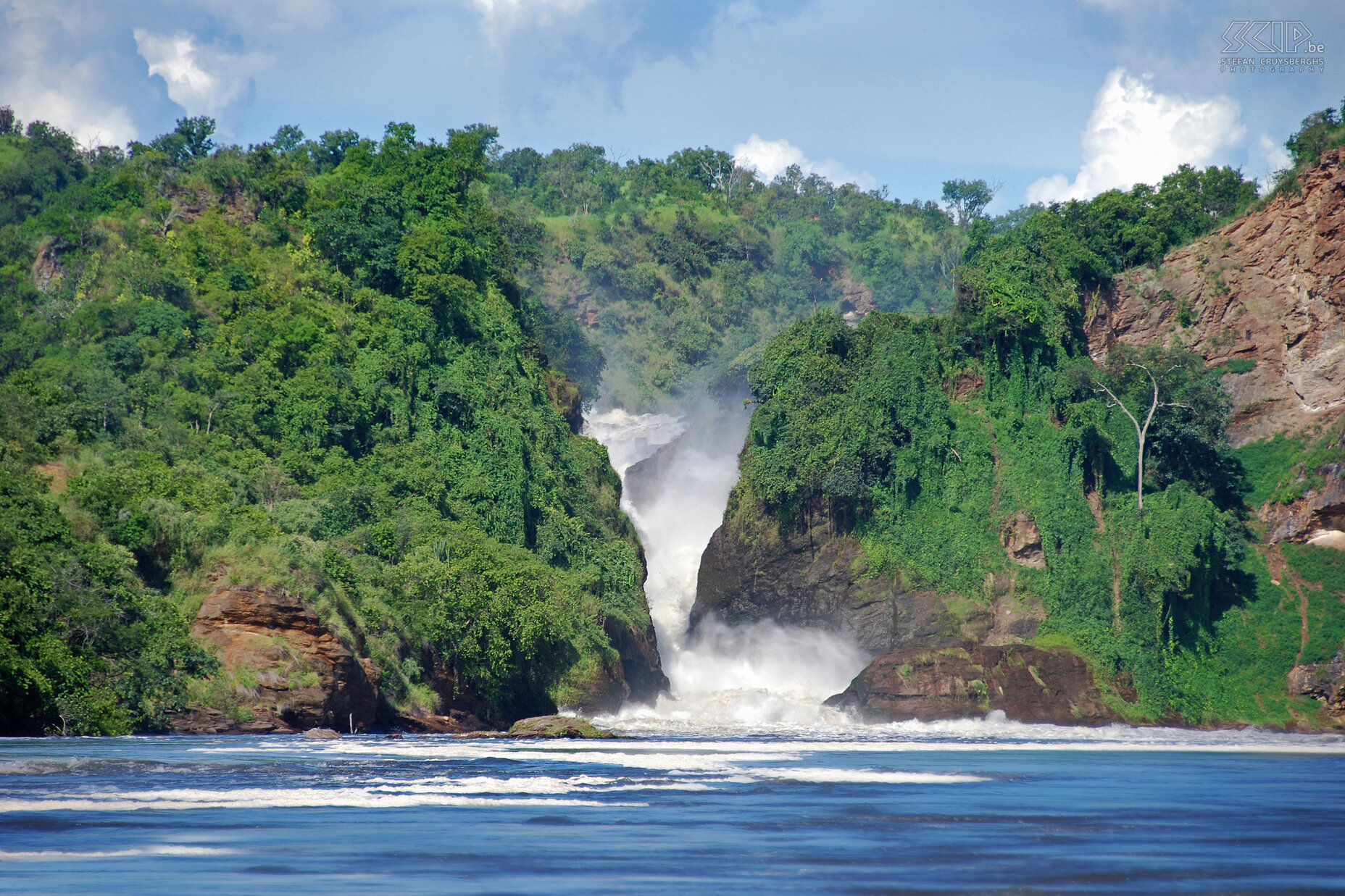 Murchison Falls The Murchison Falls are 40 meters high after which the Nile flows in the direction of Lake Albert. Stefan Cruysberghs